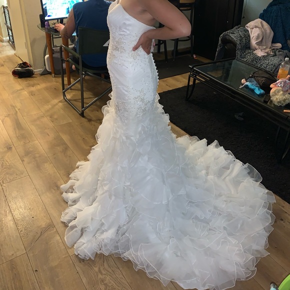 Strapless Mermaid Bridal Gown size 4 soft white - Picture 7 of 11